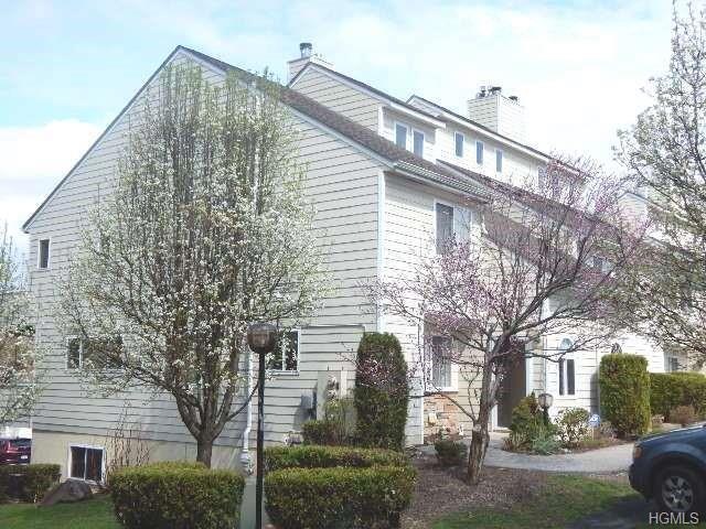 301 Crystal Hill Ln, Poughkeepsie, NY 12603 - photo 1