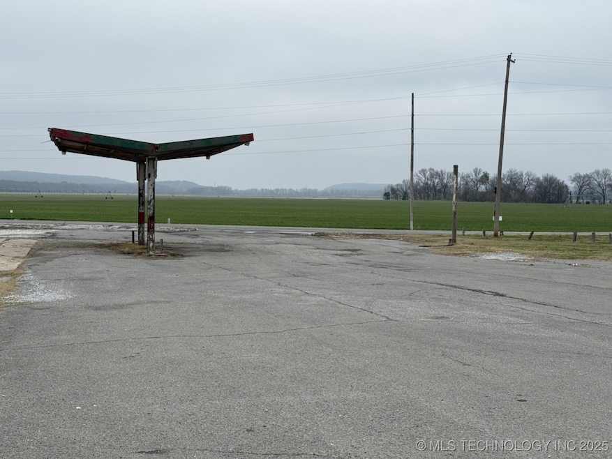 9999 Oklahoma 100, Webbers Falls, OK 74470 - photo 1