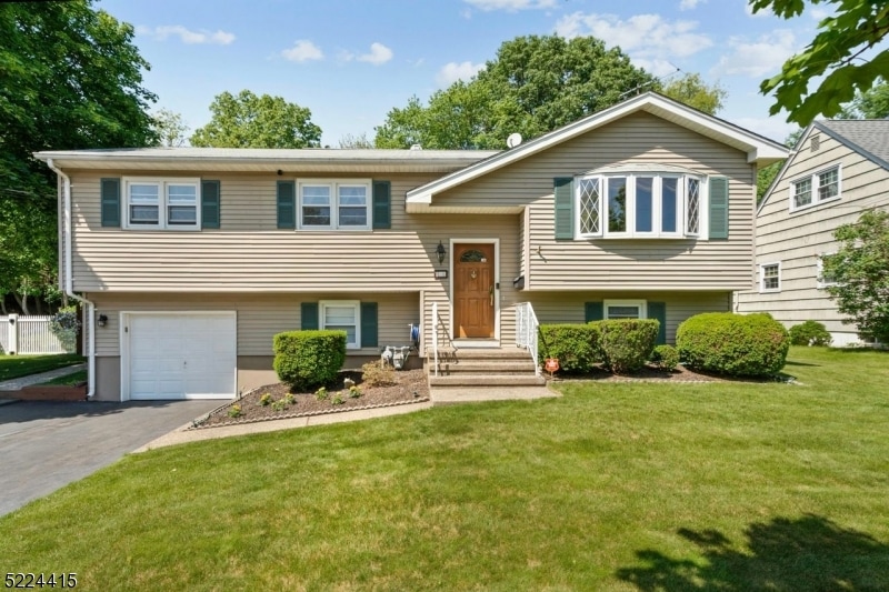 20 Crescent Rd, Wanaque, NJ 07465 - photo 1