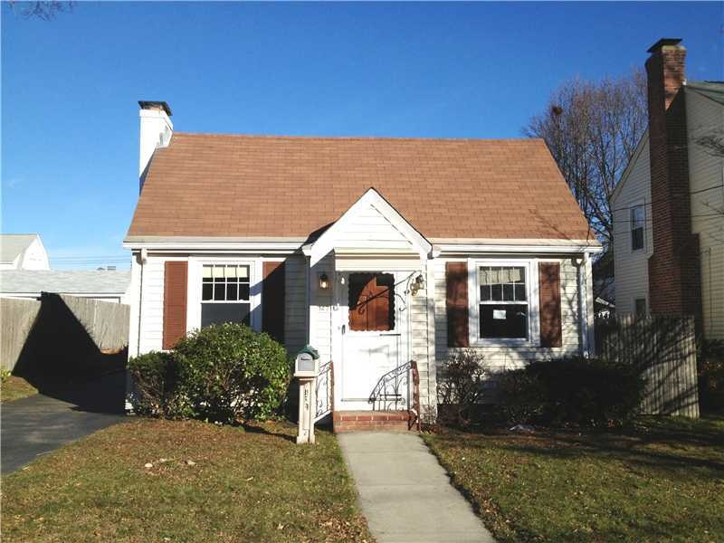 147 Mayfair Rd, Warwick, RI 02888 - photo 1