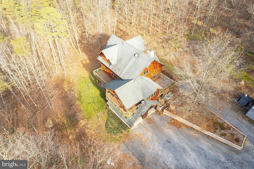 320 Arklow Dr, Cross Junction, VA 22625 - photo 1