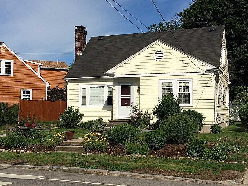 242 Gentian Ave, Providence, RI 02908 - photo 1