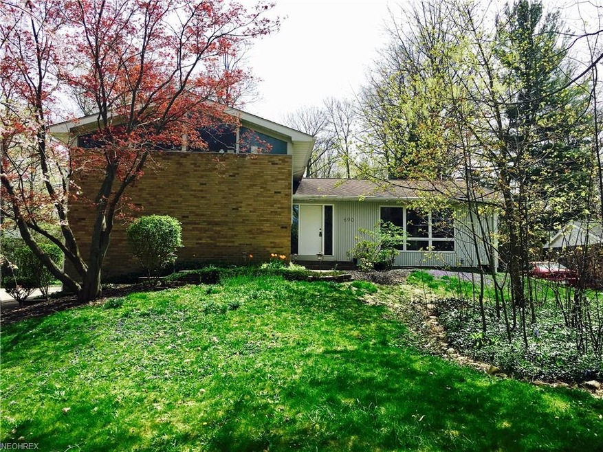 Beautiful curb appeal!