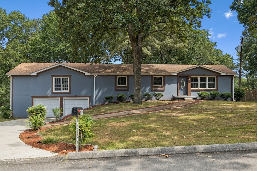 102 Warren Place, Dickson, TN 37055 - photo 1