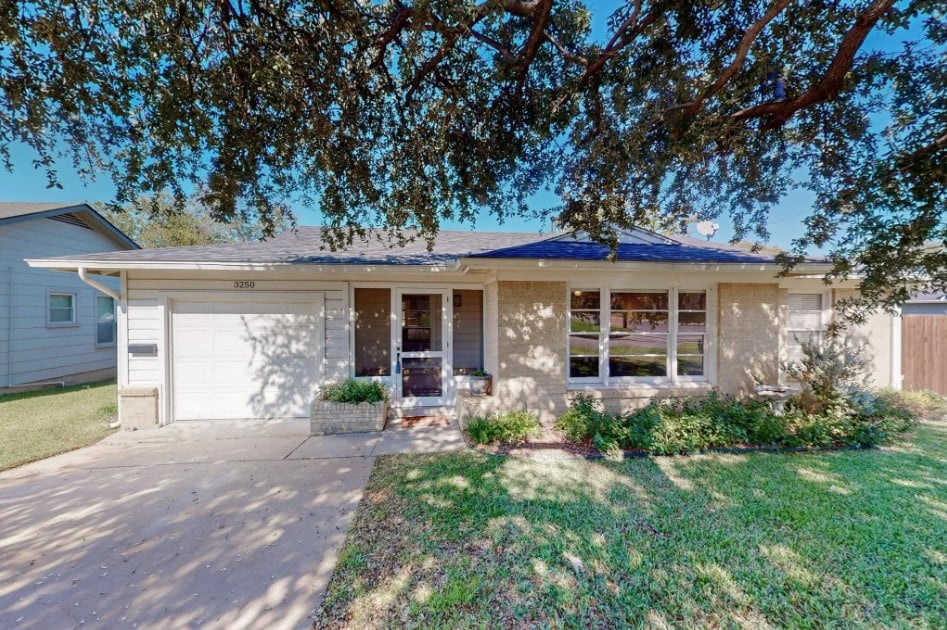 3250 Binyon St, Fort Worth, TX 76133 - photo 1