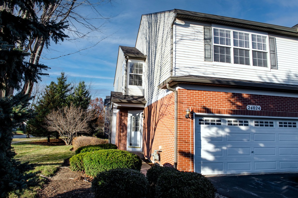 24024 W Walnut Cir, Plainfield, IL 60585 - photo 1