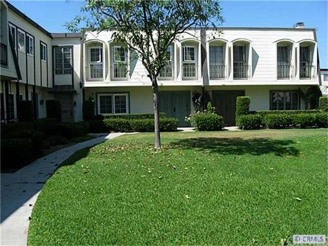 Great three bedroom, three bath in quiet courtyard
