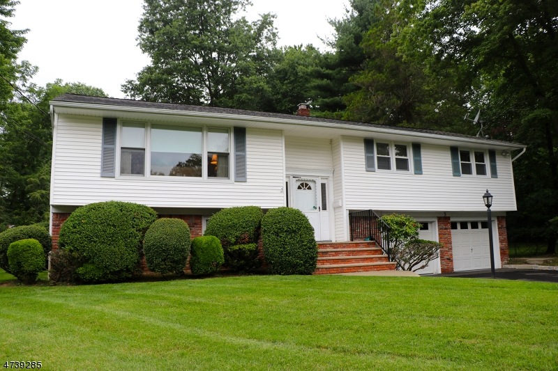 3 Manor Rd, Livingston, NJ 07039 - photo 1