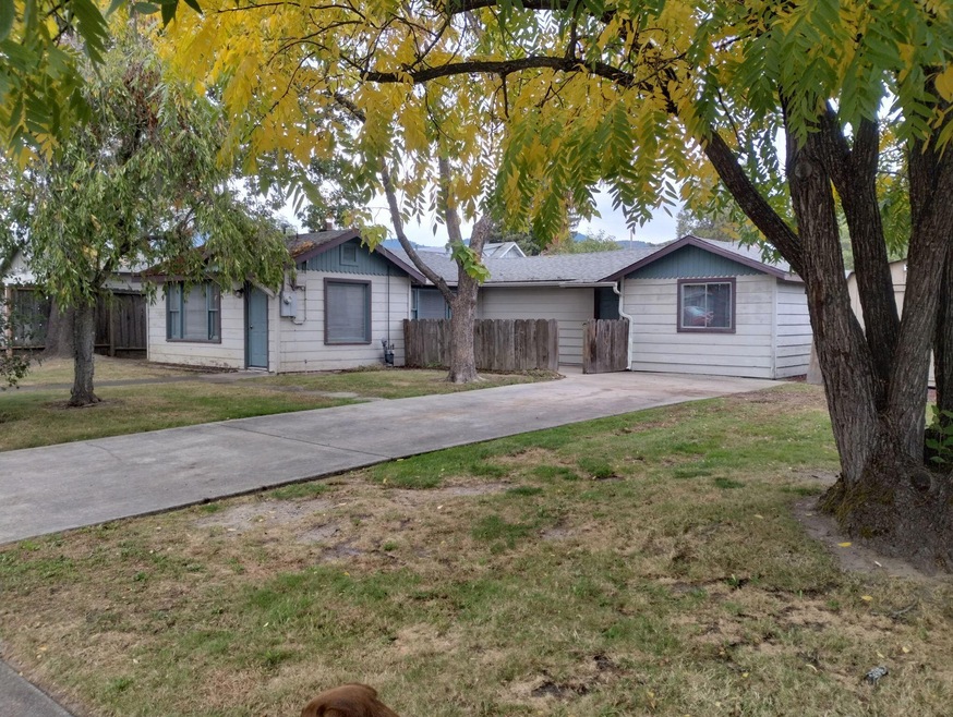 711 SW Laurel St, Grants Pass, OR 97526 - photo 1