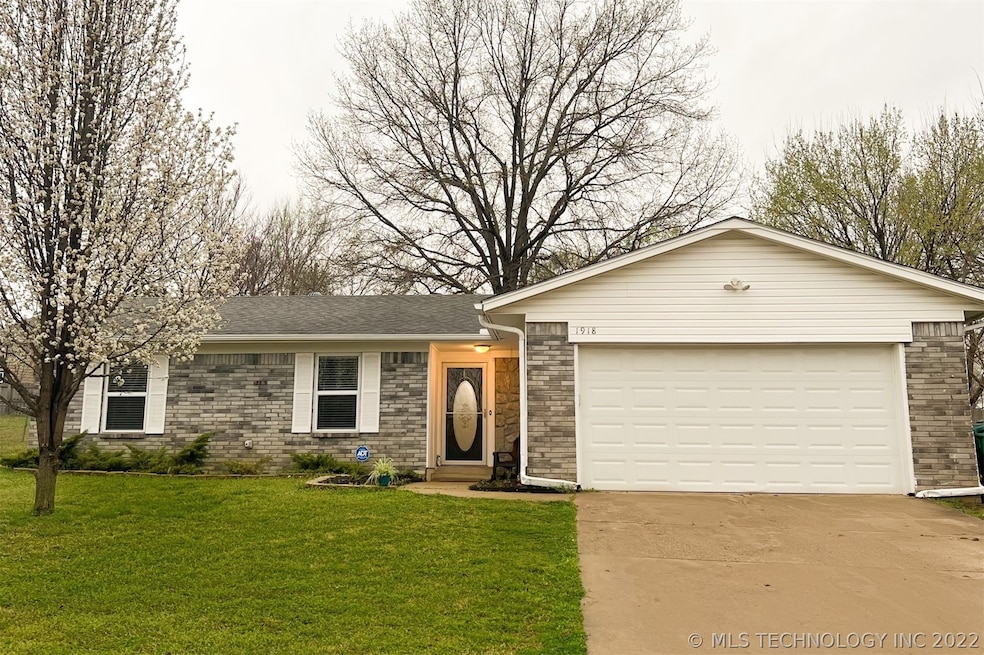 1918 S Bixby St, Sapulpa, OK 74066 - photo 1