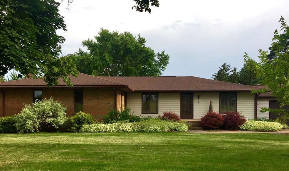 3519 Crestline Rd, Bucyrus, OH 44820 - photo 1