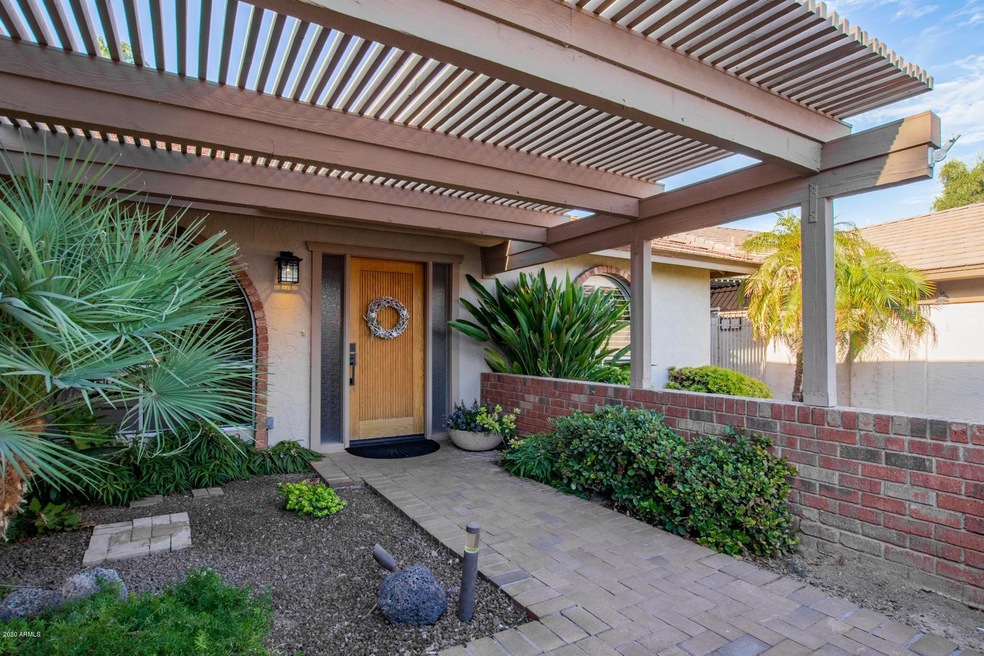 Lush front courtyard