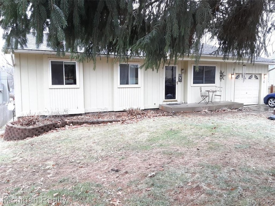 6779 Grassland Ave, West Bloomfield, MI 48324 - photo 1