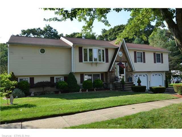 6 Vineyard Ln, East Haven, CT 06512 - photo 1