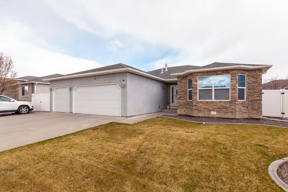 2932 Joan Way, Grand Junction, CO 81504 - photo 1