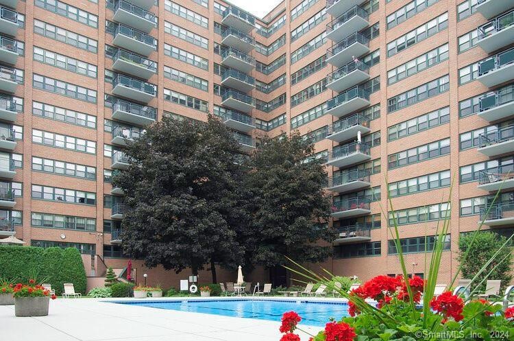 The Woodland unit 2H, Hartford, CT 06105 - photo 1