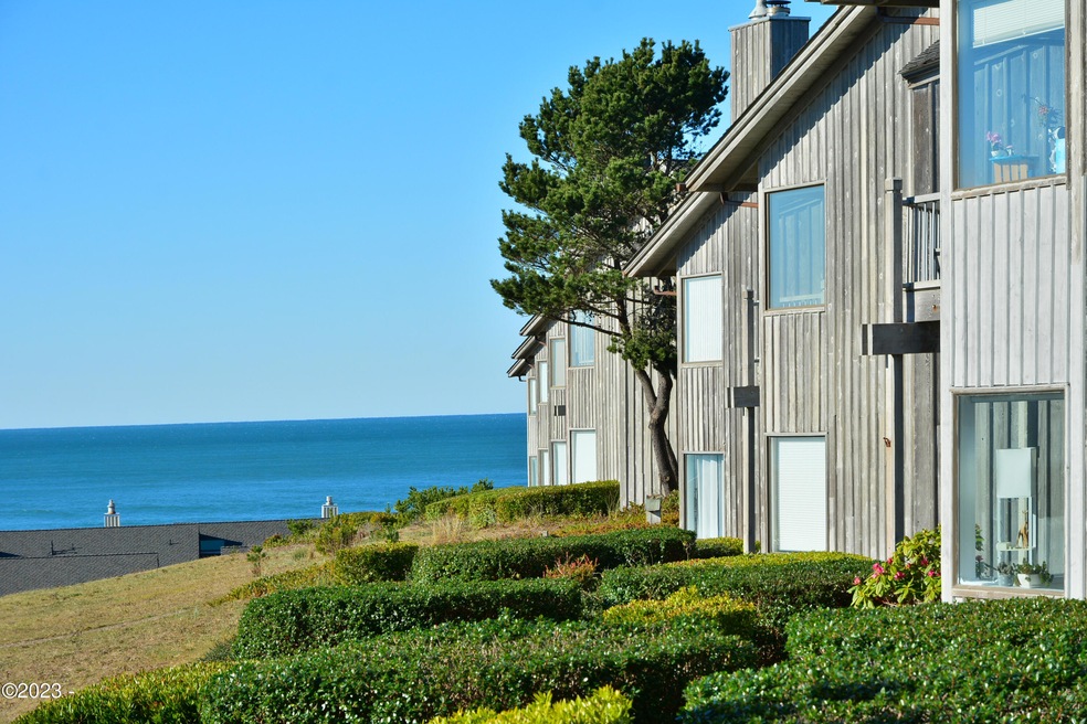 Welcome to Searidge Condominiums