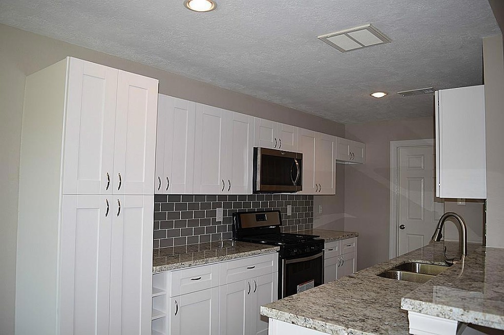 11426 Newton St, Houston, TX 77089 - photo 1