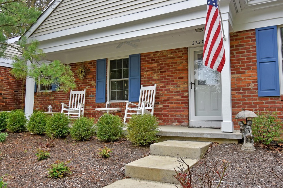 Adner Ct.FrontPorch.Entryway