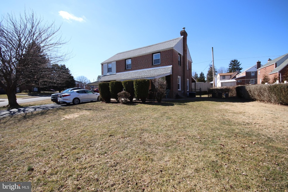 46 Strathaven Dr, Broomall, PA 19008 - photo 1