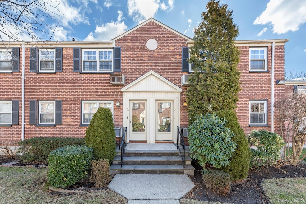 69-21 215th St unit A, Oakland Gardens, NY 11364 - photo 1