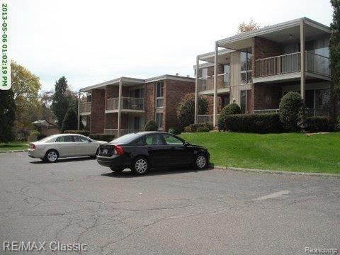 Maple Rd W 4045 #101 05-06-13 JD