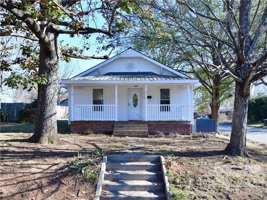 218 E End Ave, Statesville, NC 28677 - photo 1