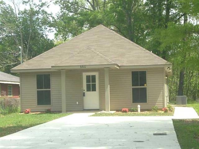 660 S 3rd St, Ponchatoula, LA 70454 - photo 1
