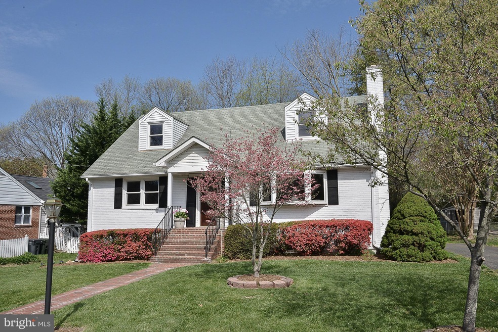 301 Kent St, Falls Church, VA 22046 - photo 1