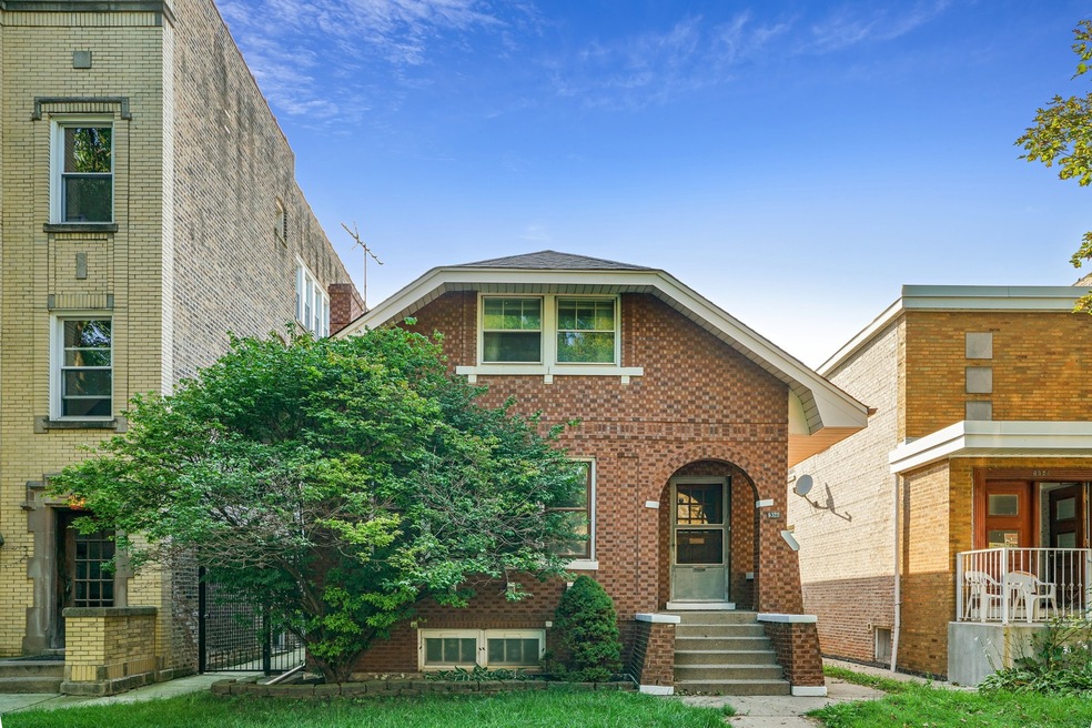 6320 N Rockwell St, Chicago, IL 60659 - photo 1