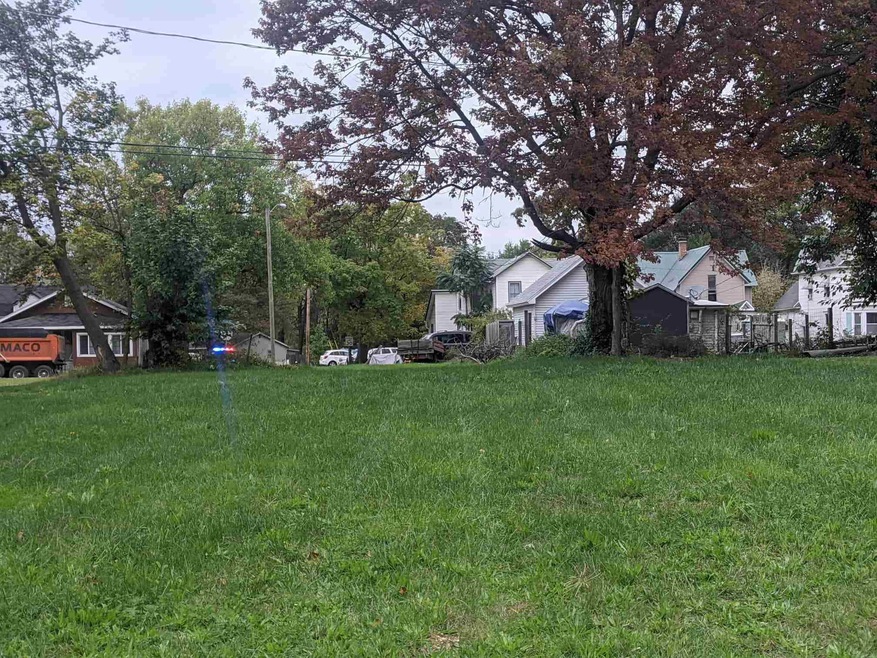 912 W Marion St, Elkhart, IN 46516 - photo 1