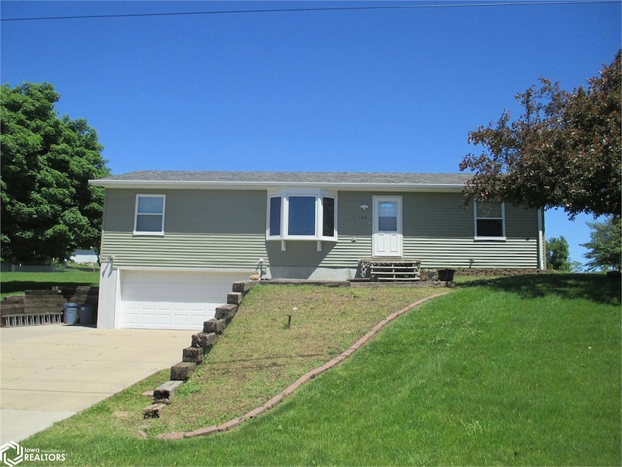 103 Broad St, Grinnell, IA 50112 - photo 1