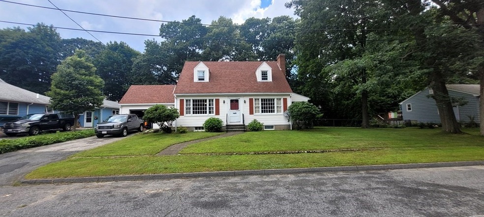 19 Graystone Cir, Worcester, MA 01606 - photo 1