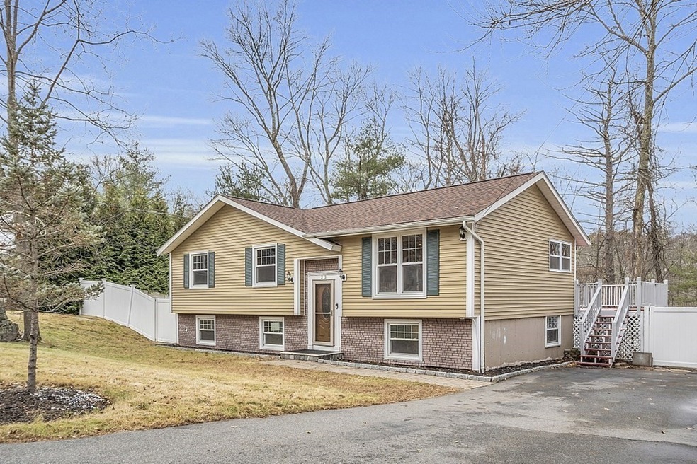 23 Charles St, Georgetown, MA 01833 - photo 1