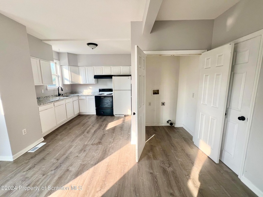 114 E Market St unit 1, Scranton, PA 18509 - photo 1