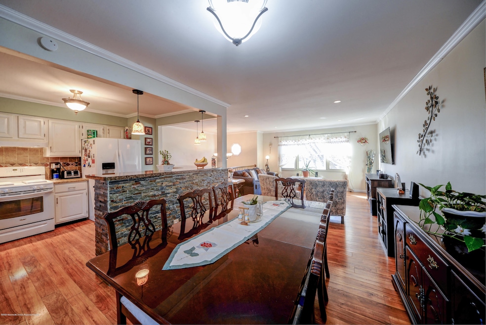 08 - Dining Room