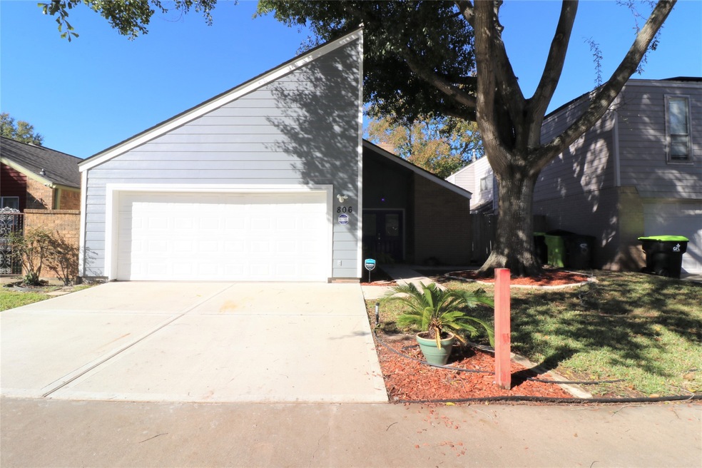 806 Chateau Place, Richmond, TX 77469 - photo 1