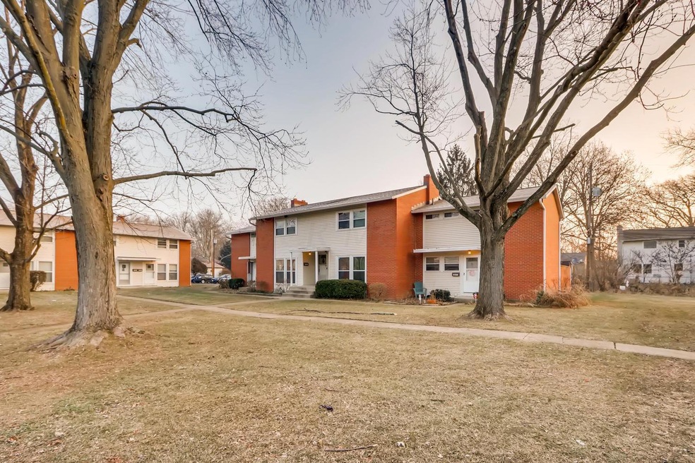 5470 Rockwood Ct unit R6, Columbus, OH 43229 - photo 1