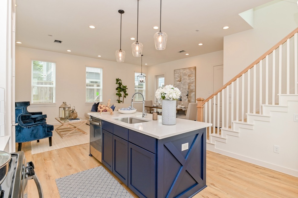 8930 Knoll Villas St, Houston, TX 77080 - photo 1