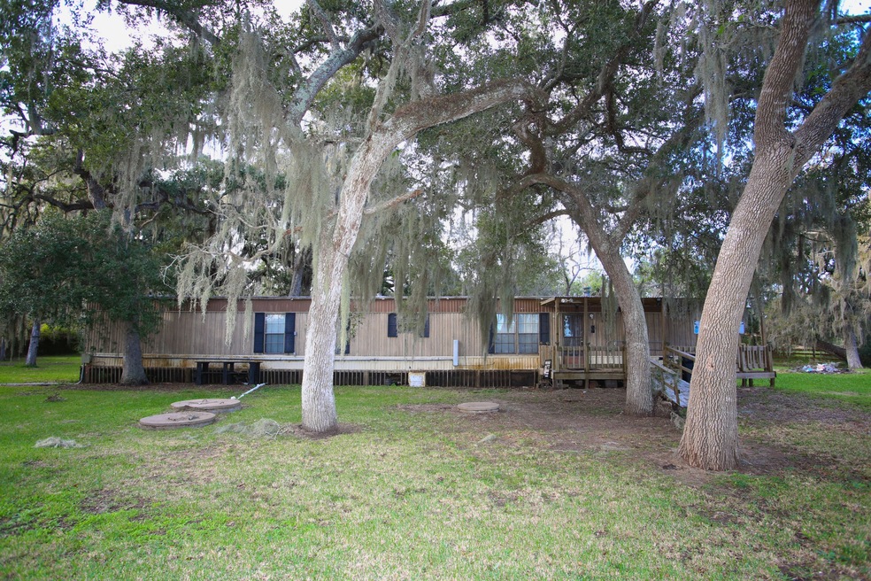 735 County Road 388c, Brazoria, TX 77422 - photo 1
