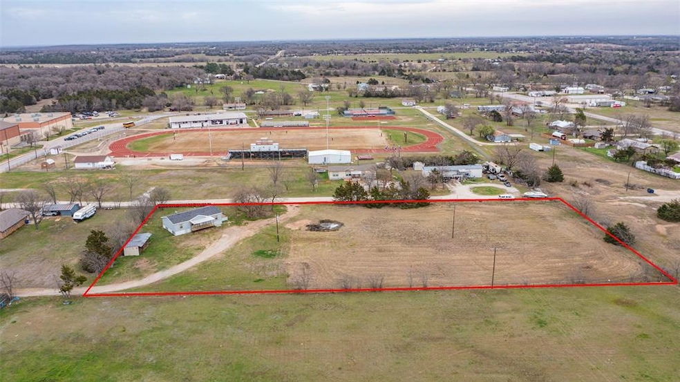 168 Phillips St, Callisburg, TX 76240 - photo 1