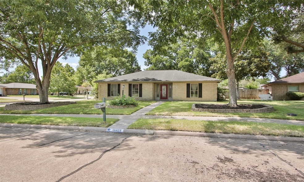 16403 Paint Rock Rd, Friendswood, TX 77546 - photo 1