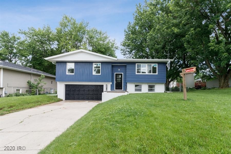 807 E 12th St N, Newton, IA 50208 - photo 1