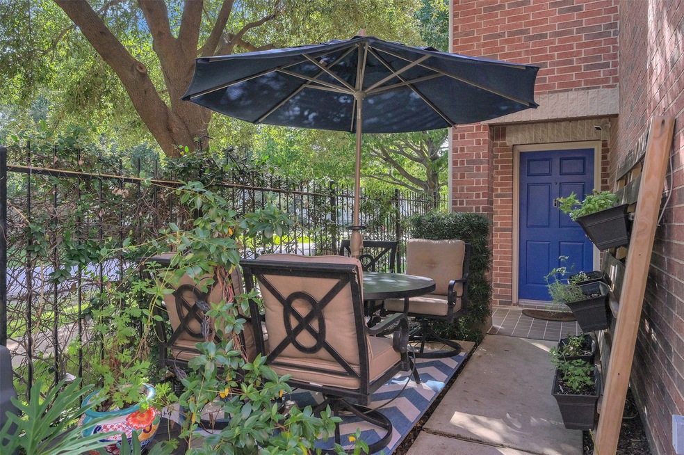 429 W 26th St unit J, Houston, TX 77008 - photo 1