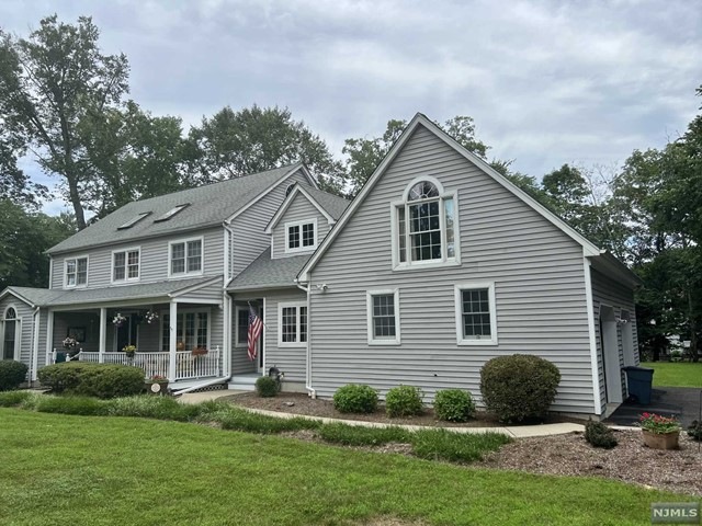 709 Franklin Ave, Franklin Lakes, NJ 07417 - photo 1