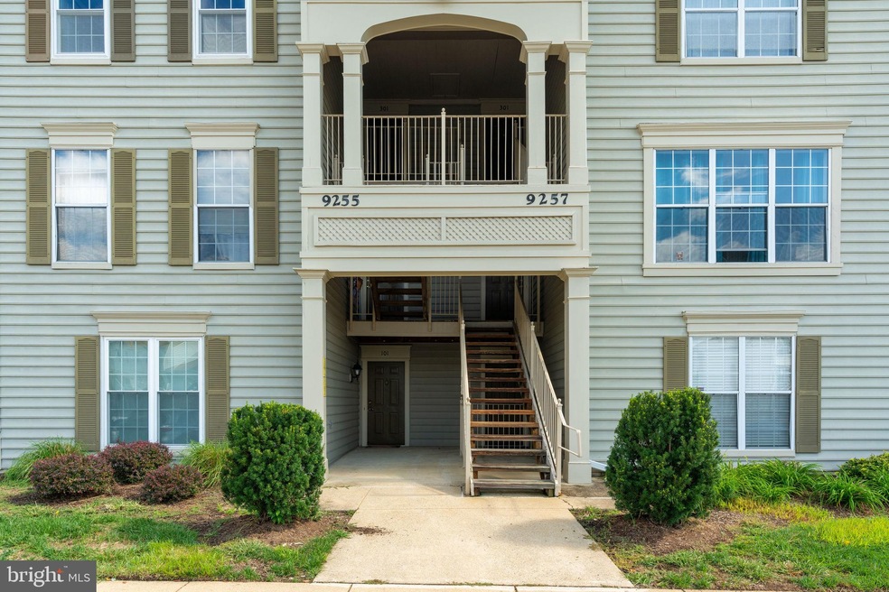 9255 Cardinal Forest Ln unit 301, Lorton, VA 22079 - photo 1