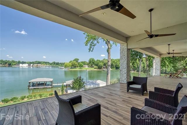 The glass railings keep the Lake Norman USA view a