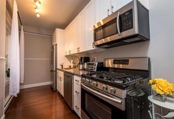 84 Prince St unit 3C, Boston, MA 02113 - photo 1