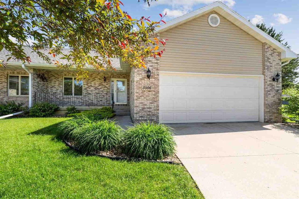 3406 Clearview Dr, Cedar Falls, IA 50613 - photo 1