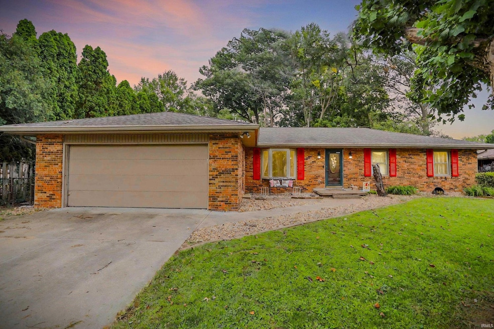 3341 Flintwood Dr, Columbus, IN 47203 - photo 1